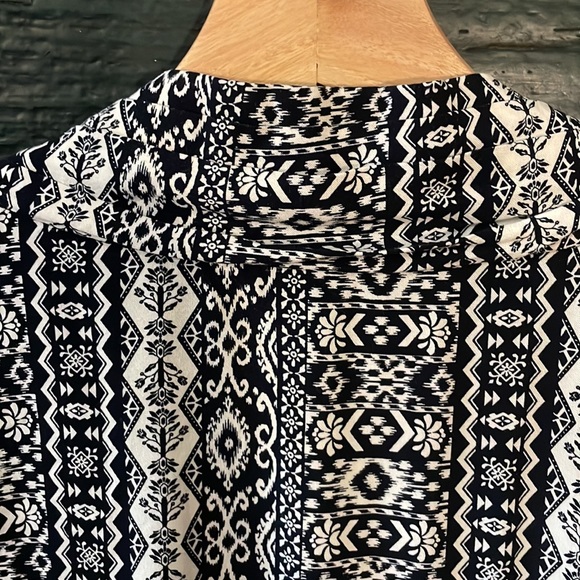 2/$25 Forever 21 Black and White Print Kimono Style Blazer Size Large - Picture 12 of 14
